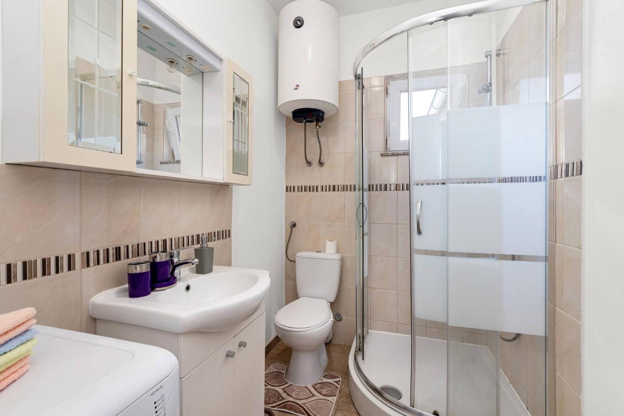 Apartment Lara ตรีบูนย์ ภายนอก รูปภาพ