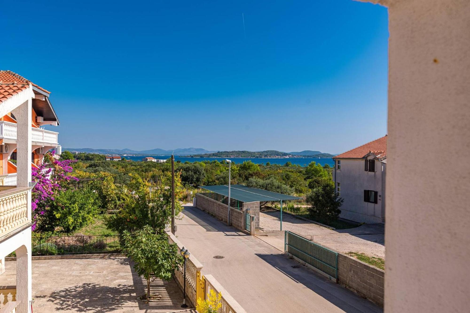 Apartment Lara ตรีบูนย์ ภายนอก รูปภาพ