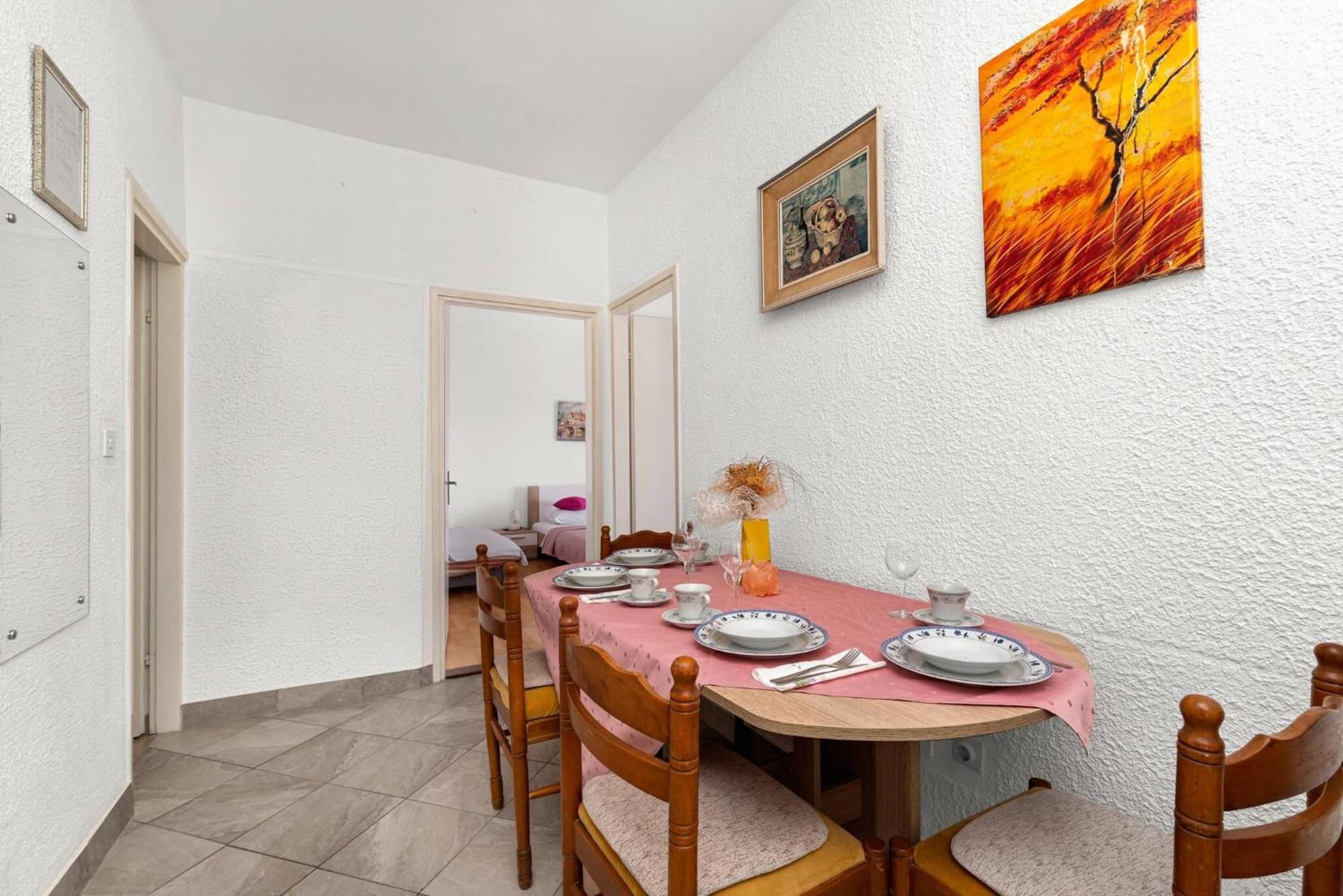 Apartment Lara ตรีบูนย์ ภายนอก รูปภาพ