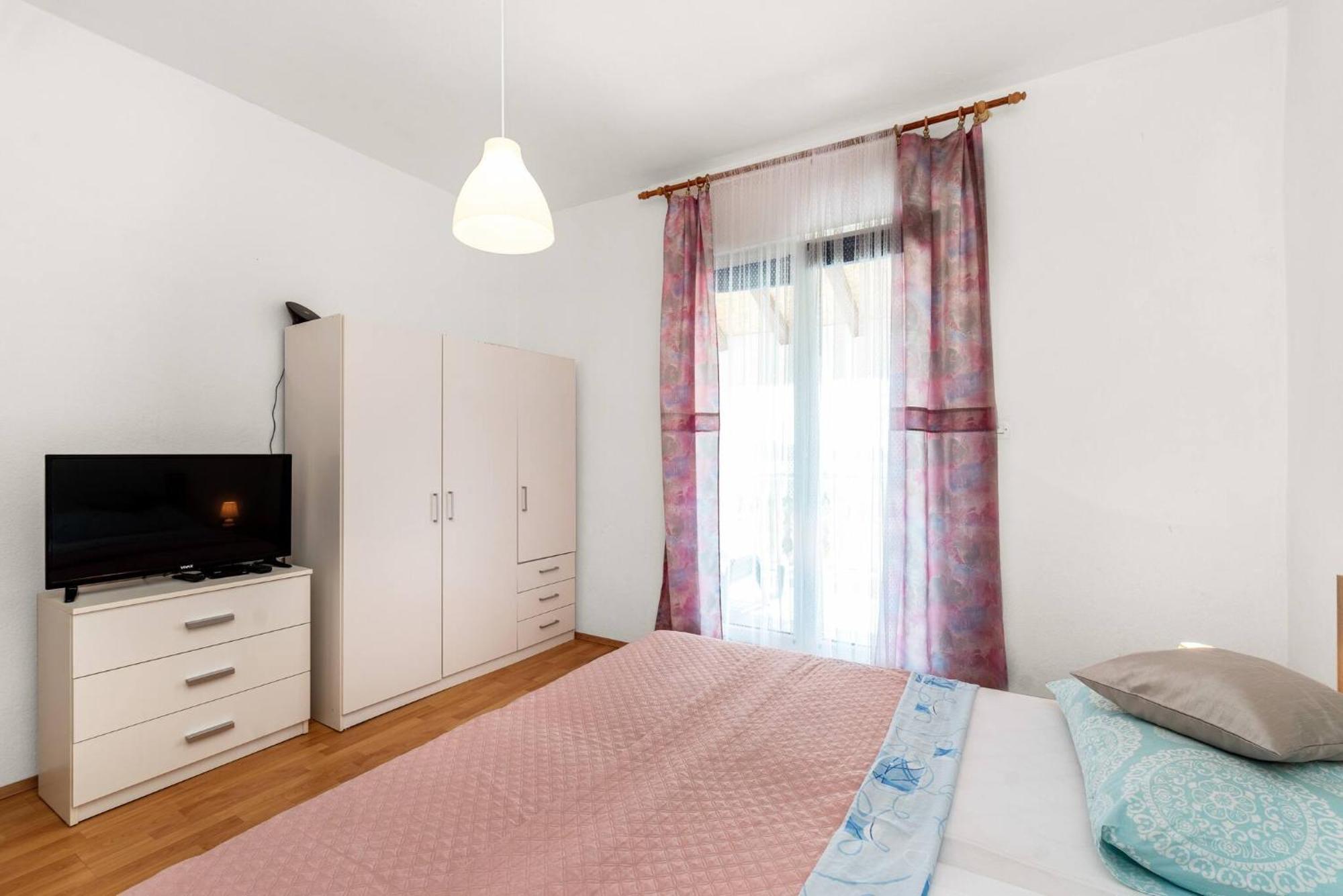 Apartment Lara ตรีบูนย์ ภายนอก รูปภาพ