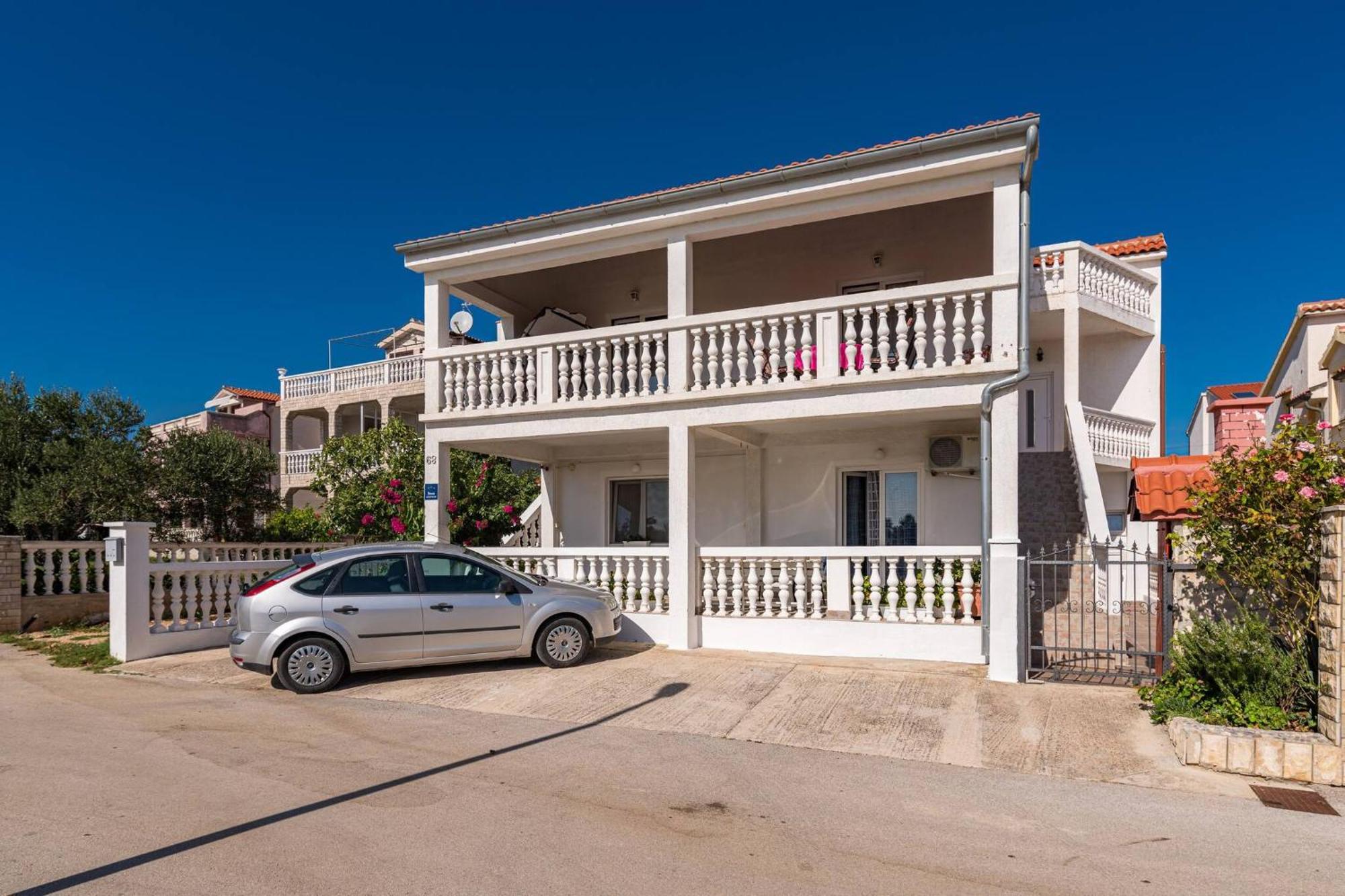 Apartment Lara ตรีบูนย์ ภายนอก รูปภาพ