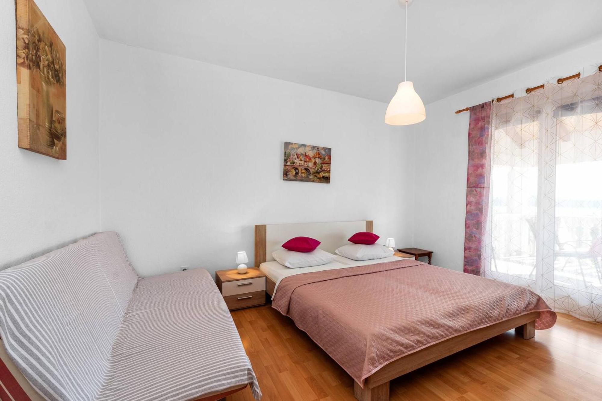 Apartment Lara ตรีบูนย์ ภายนอก รูปภาพ